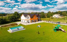 Wonder Home - Apartamenty Halo Karkonosze z ogrodem, sezonowym basenem, placem zabaw i widokiem na Śnieżkę - zlokalizowane blisko Karpacza